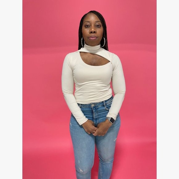 (NWT) Long Sleeve Cut Out Double Layer / Long Crop Top - Vanilla - Picture 5 of 6